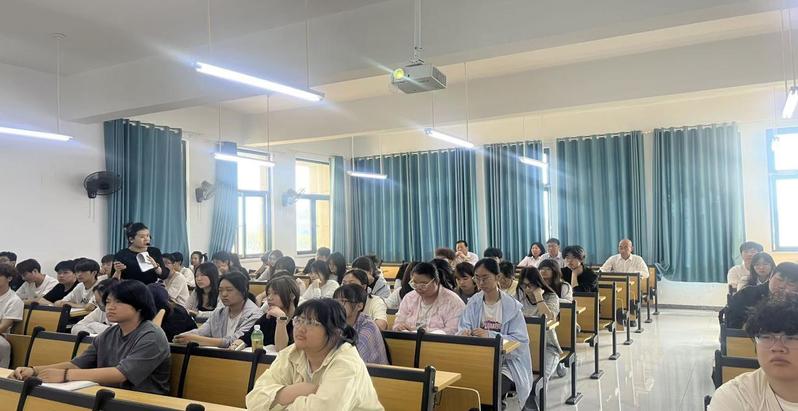 省思政课春季学期“大听课、大调...